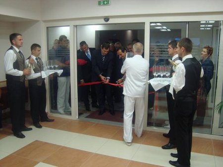 http://kc-bl.com/images/images_news/radioterapijaOtvaranje.jpg